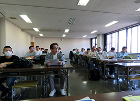 会場